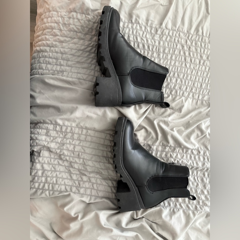Black Chelsea Boot